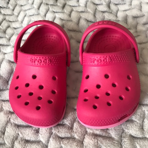 Kids Crocs, Pink, Size 4 - Picture 2 of 9